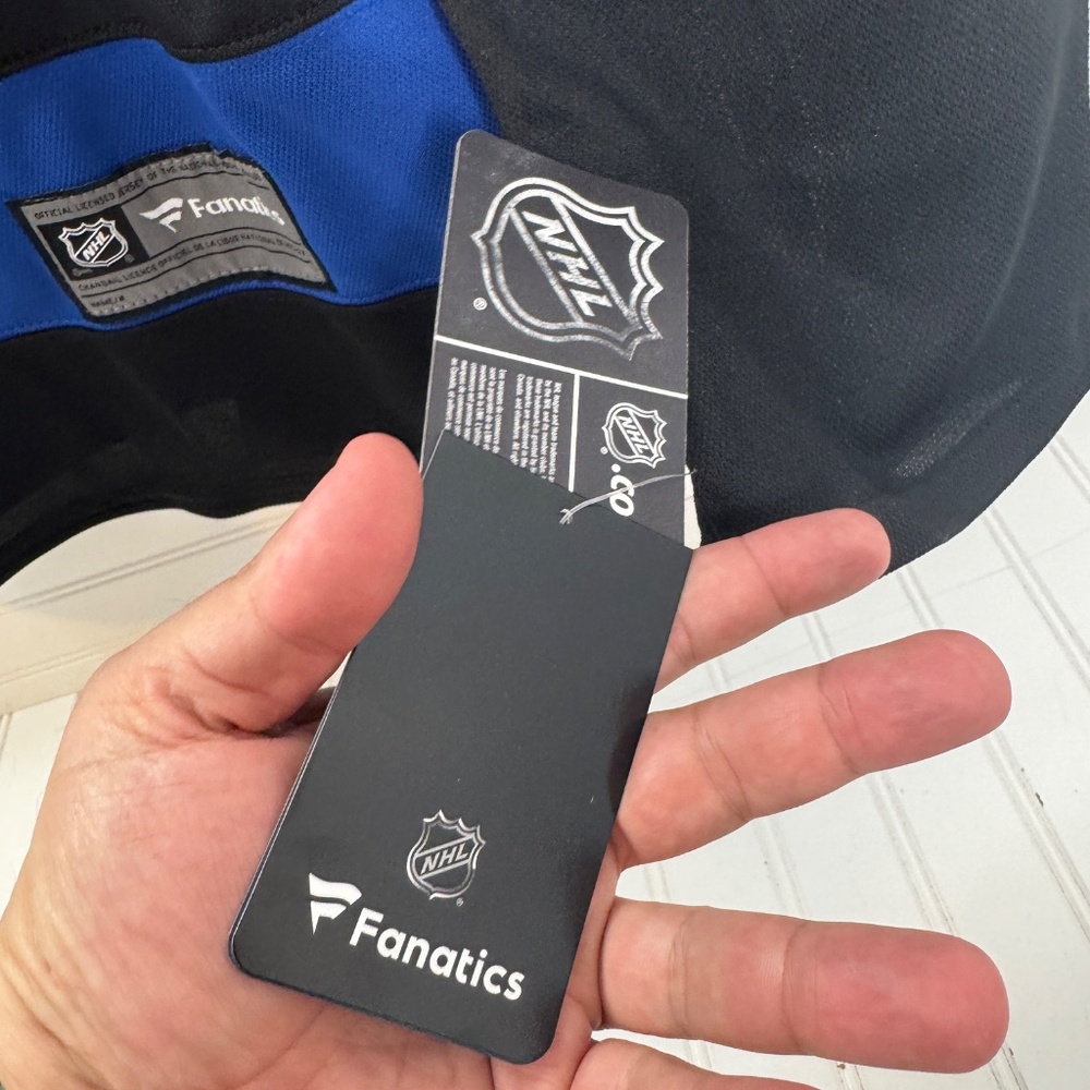 NEW Toronto Maple Leafs Tucker Jersey 16 Jersey Size 52 - Picture 6 of 13